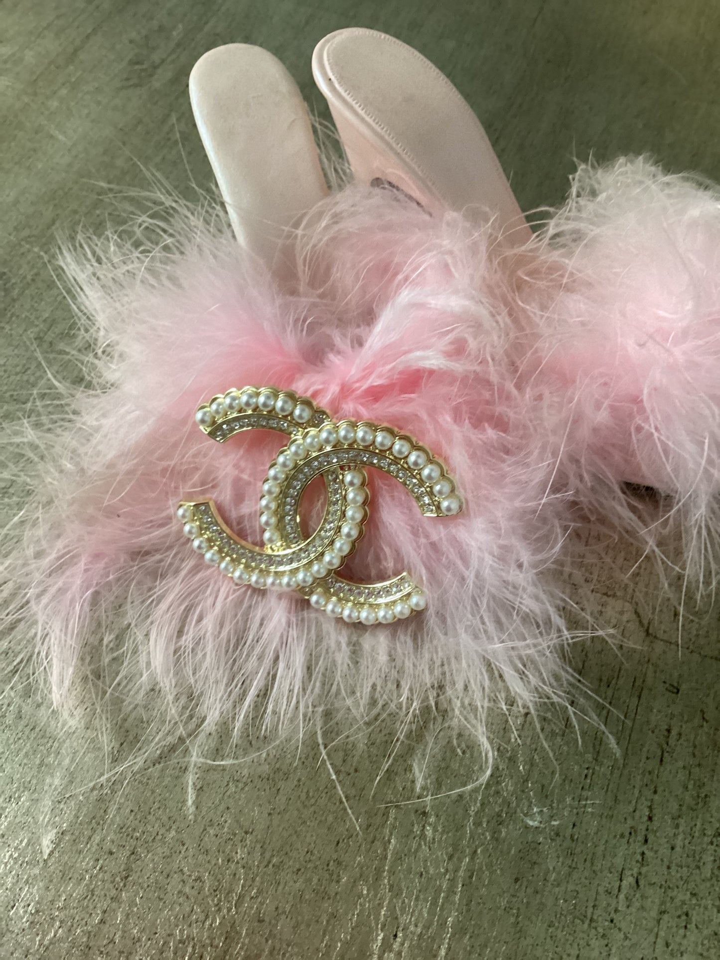 CC Pearl Classic Brooch