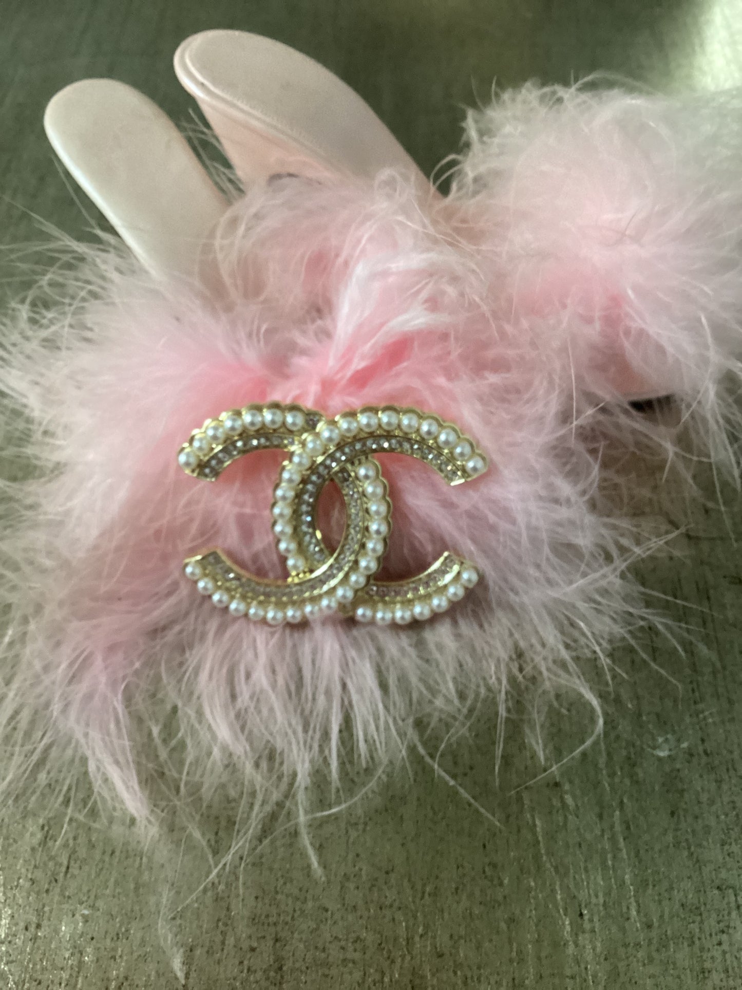 CC Pearl Classic Brooch