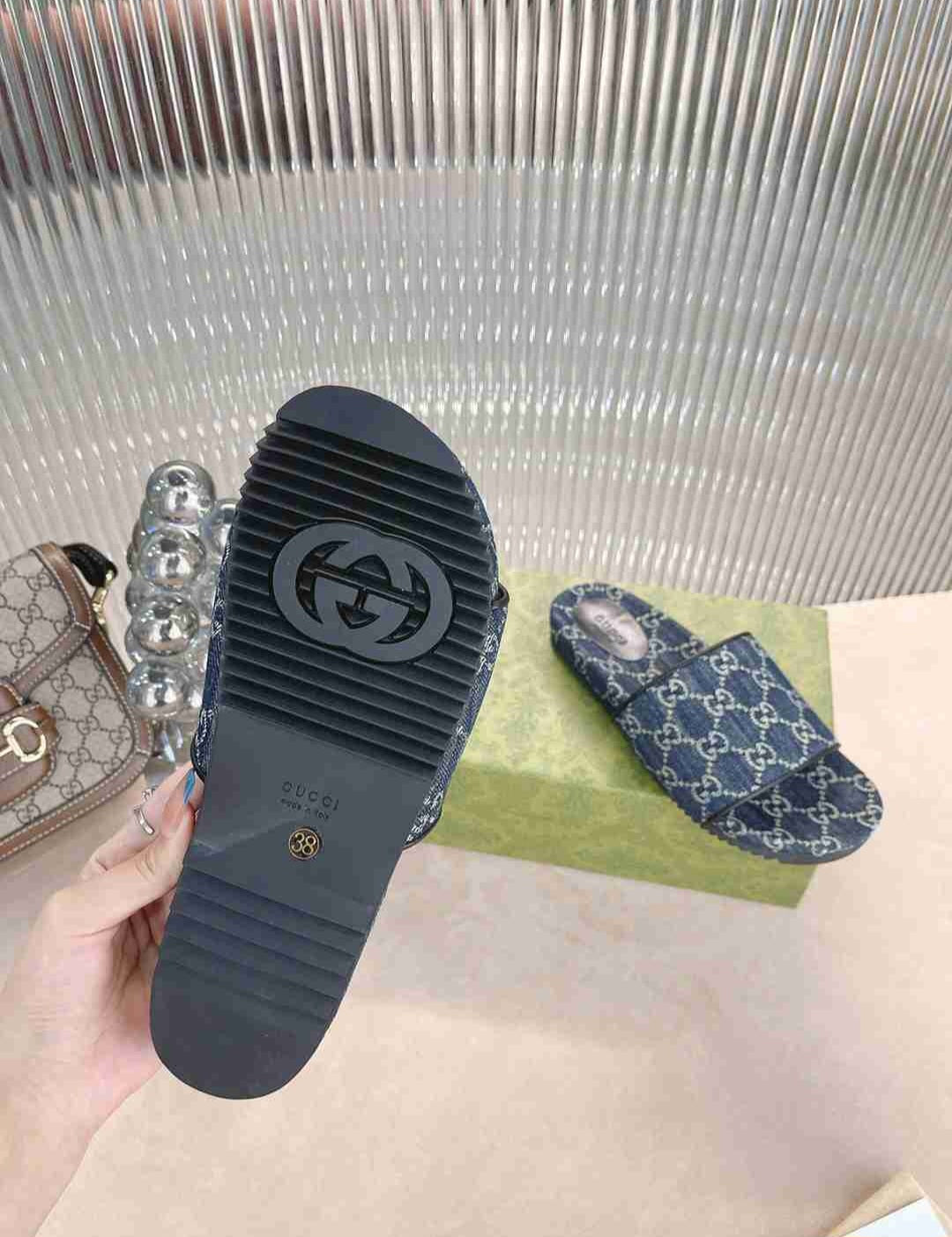 GG Covered Slide