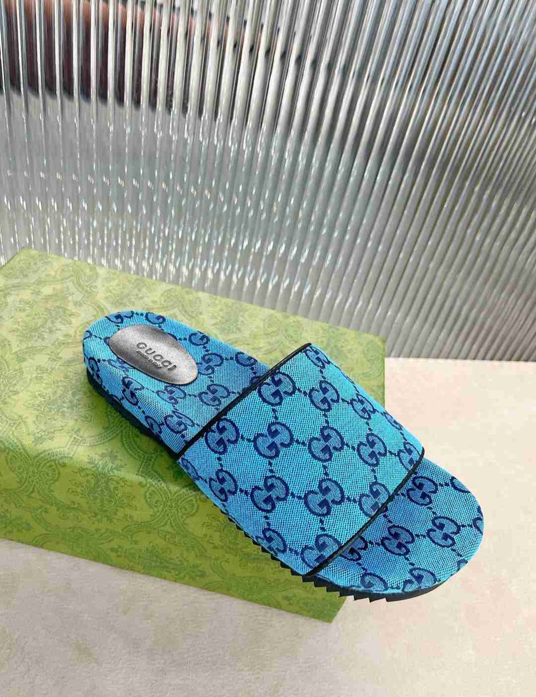 GG Covered Slide