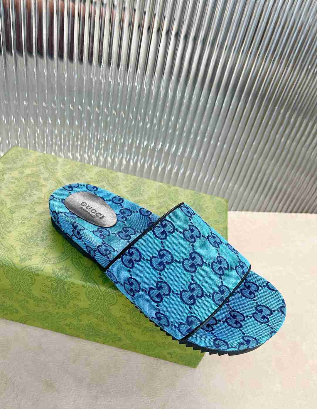 GG Covered Slide