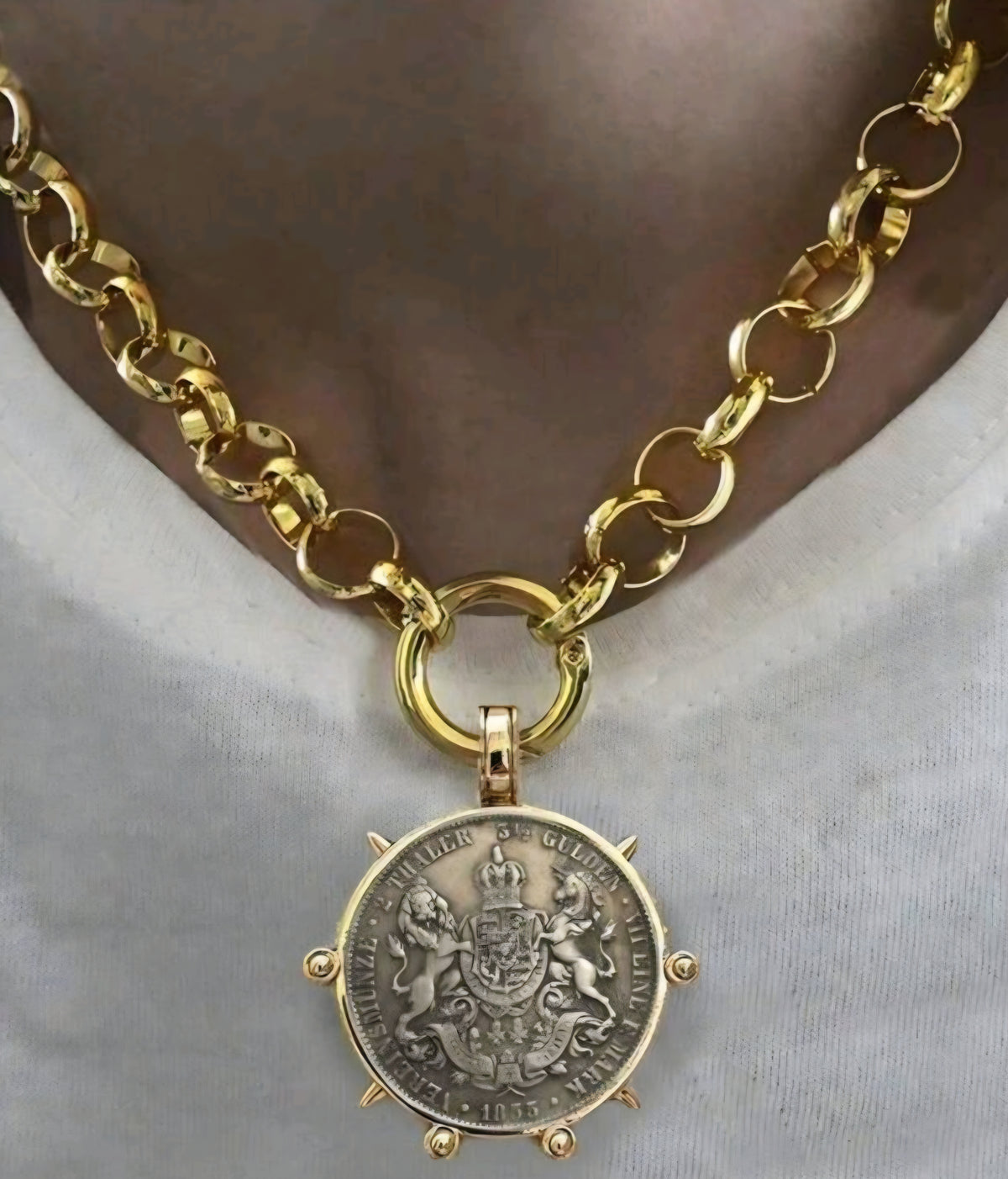 The Coin Pendant Necklace